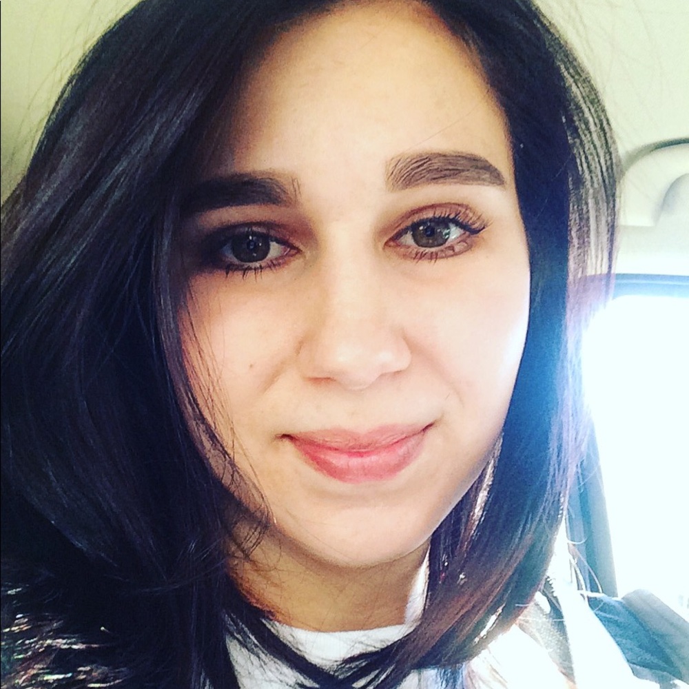 Meet your Posher, Kayla